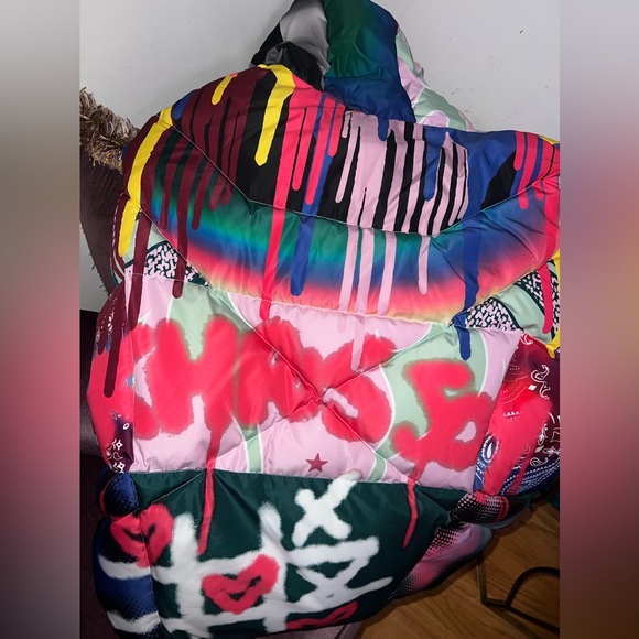 KhrisJoy Graffiti Vest - Picture 5 of 9